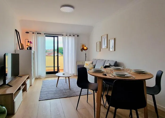 Nuevo Con Terraza Y Plaza De Garaje